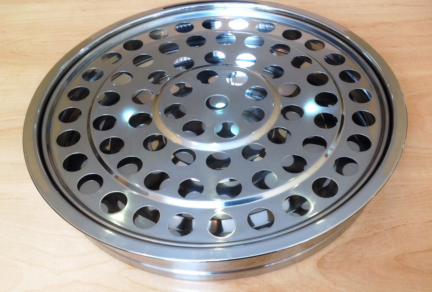 Чаша для причастия на 72 стаканчика (100 стаканчиков и 1 пара перчаток в комплекте) Чаша для причастия на 72 стаканчика (100 стаканчиков и 1 пара перчаток в комплекте)