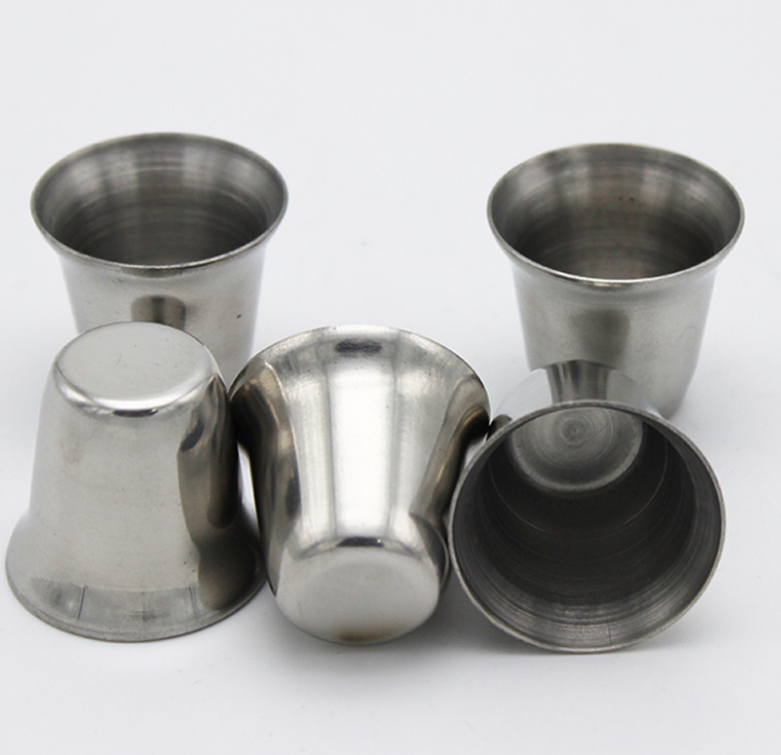 Стаканчики металлические из нержавеющей стали ( при покупке любой посуды, цена 59руб ) Стаканчики металлические из нержавеющей стали ( при покупке любой посуды, цена 59руб )