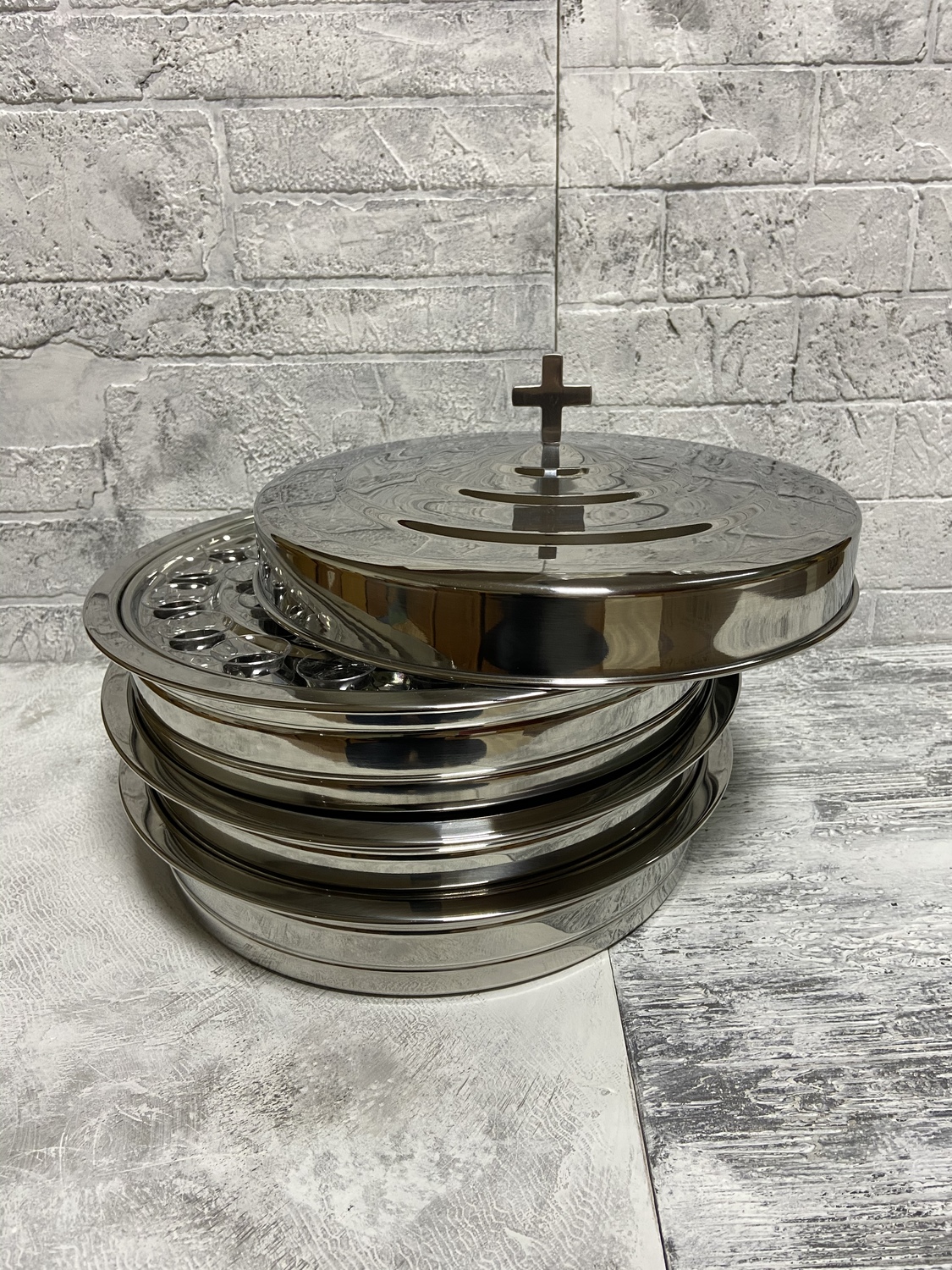 Чаша для причастия 3-х ярусная на 120 стаканчиков с крышкой (150 стаканчиков и 3 пары перчаток в комплекте) Чаша для причастия 3-х ярусная на 120 стаканчиков с крышкой (150 стаканчиков и 3 пары перчаток в комплекте)