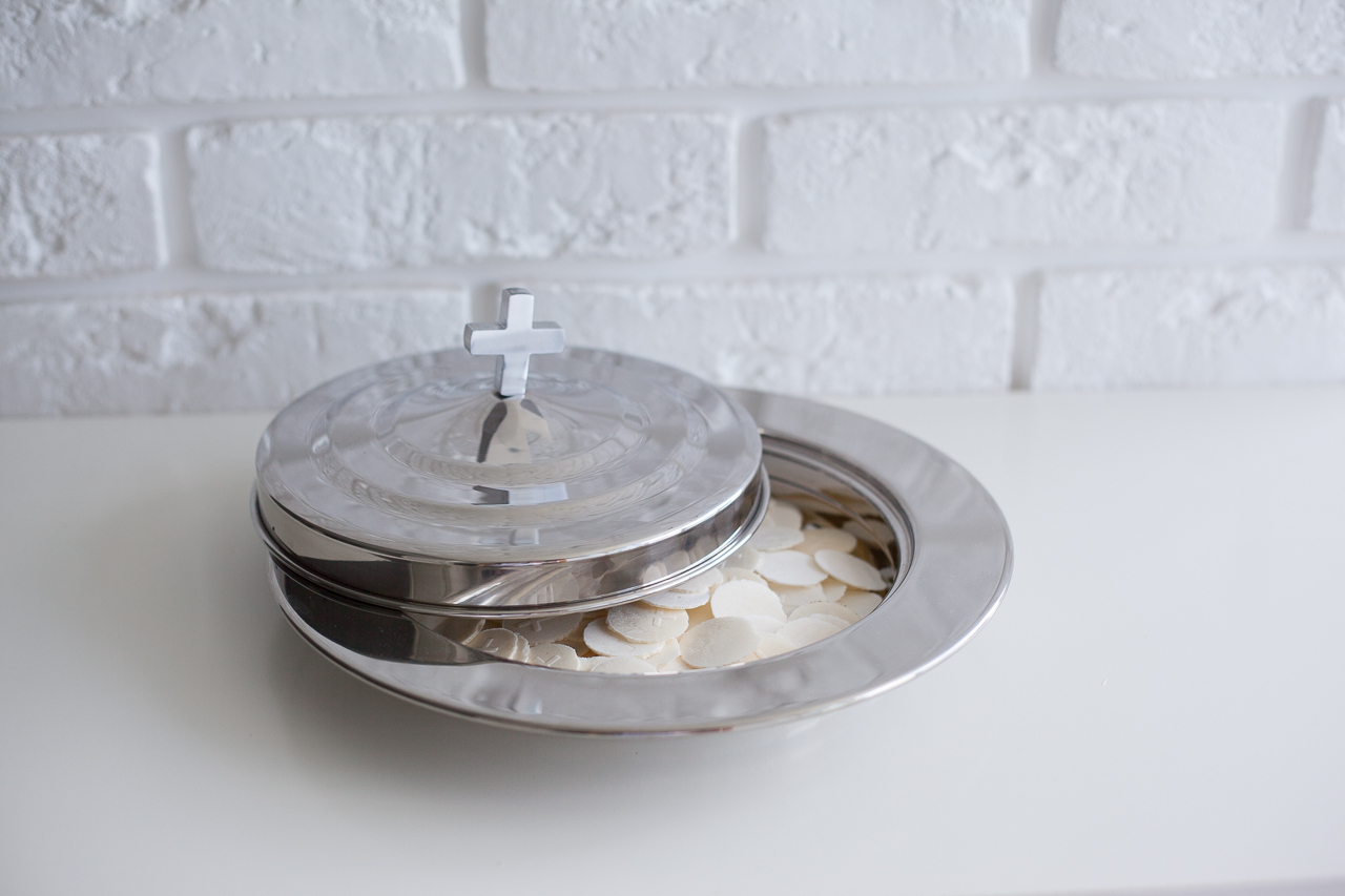 Чаша под хлеб (1 пара перчаток в комплекте) Чаша под хлеб (1 пара перчаток в комплекте)